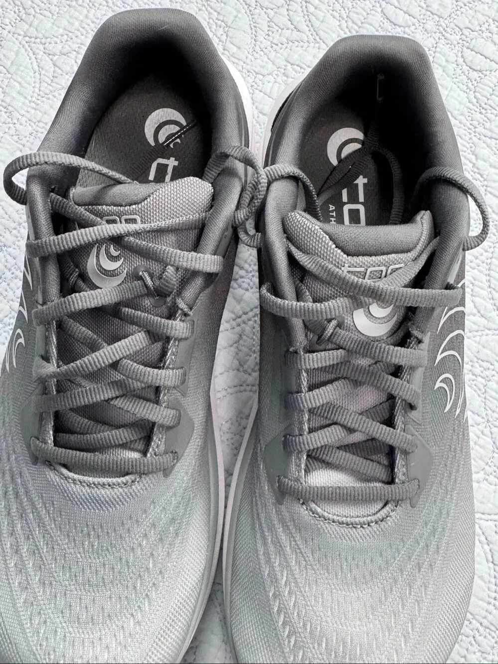 Topo Athletic Phantom 4 Running Shoes Grey Color Scheme Womens Size 8.5